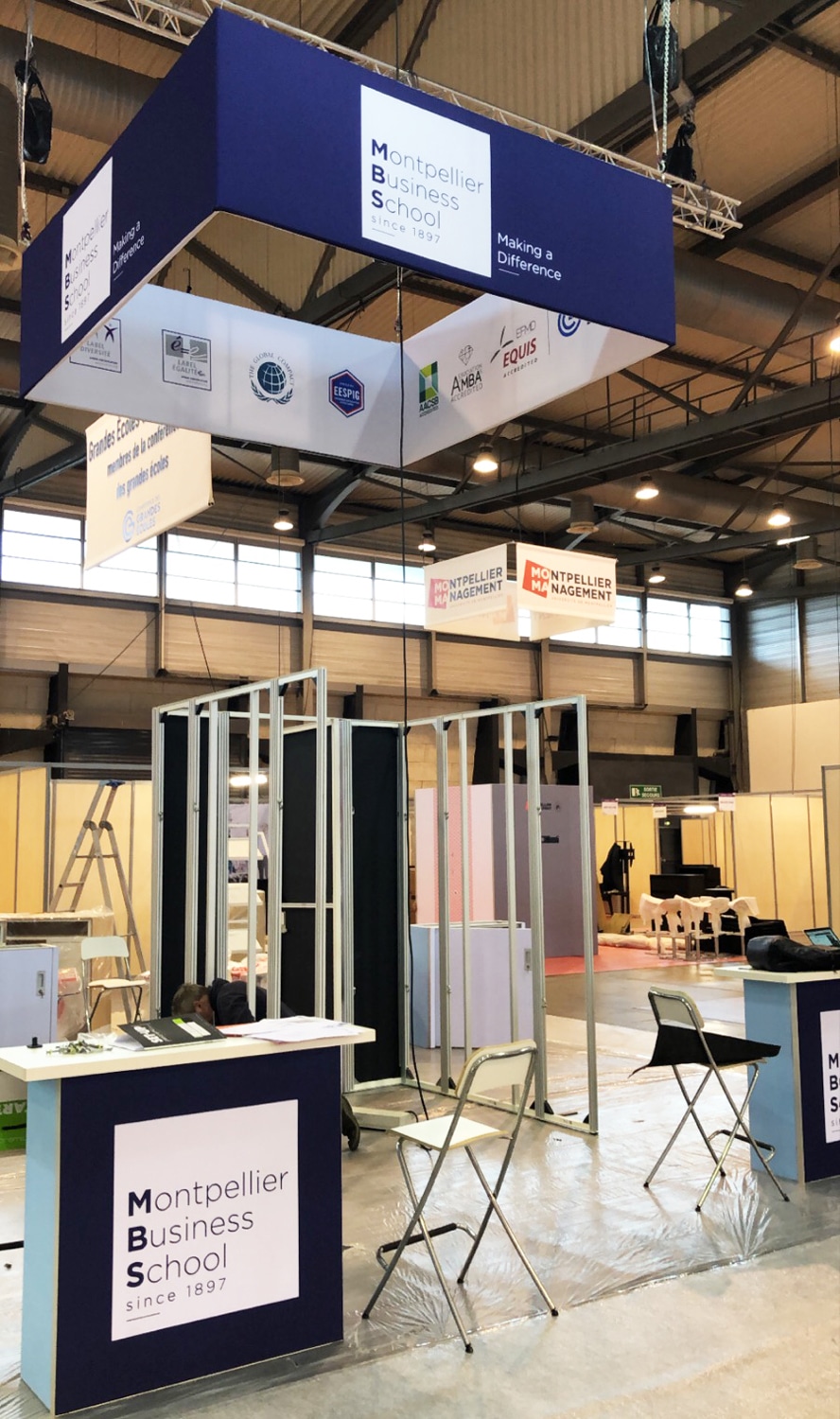 Enseigne elinguee tubulaire - Adéquat Expo